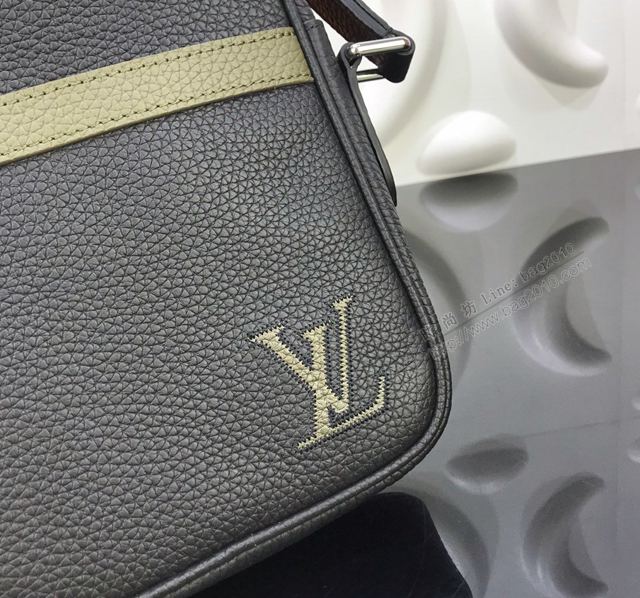 LV包 LV男包 M55164 2019秋季新款 DanubeSlim小號手袋 LV字母刺繡 LV單肩斜挎男包  ydh3225